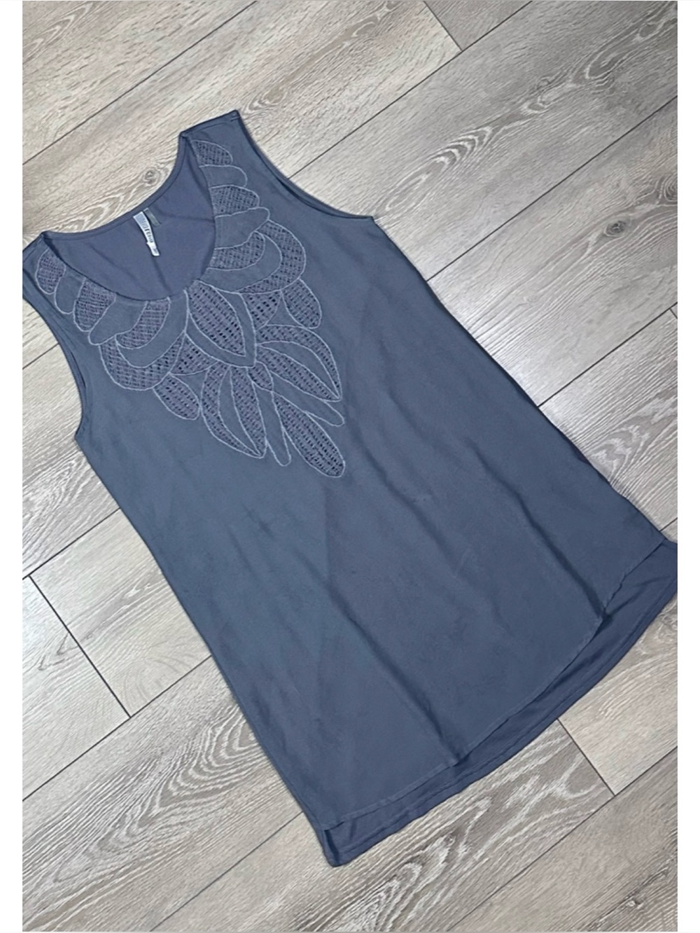 Monoreno Charcoal Gray Crochet Lace Embroidered Layered Tunic Tank Top *Flaw*